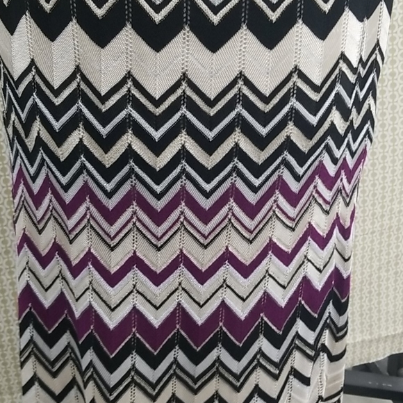 White House Black Market knit skirt - Picture 3 of 5